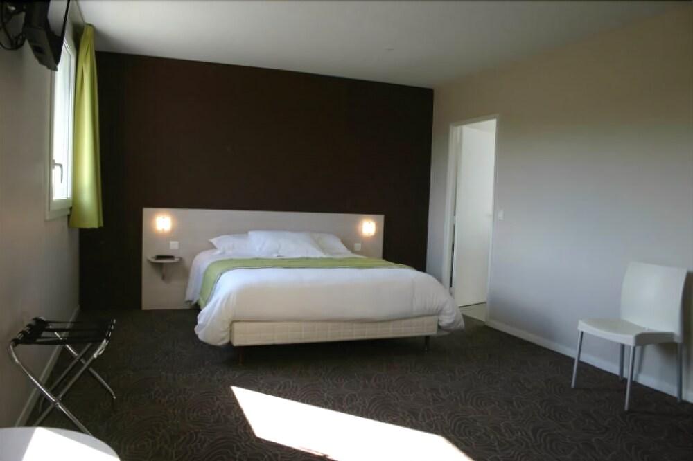 Brit Hotel Saint-Meen-Le-Grand En Broceliande Buitenkant foto