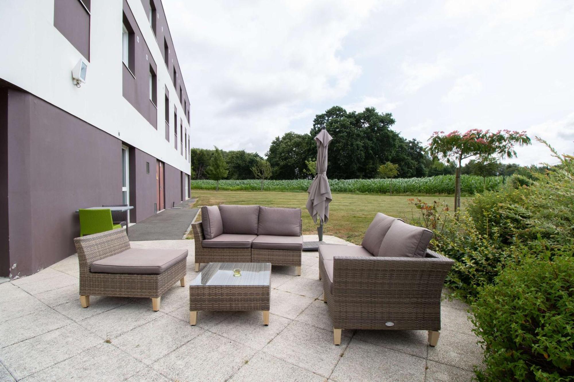 Brit Hotel Saint-Meen-Le-Grand En Broceliande Buitenkant foto