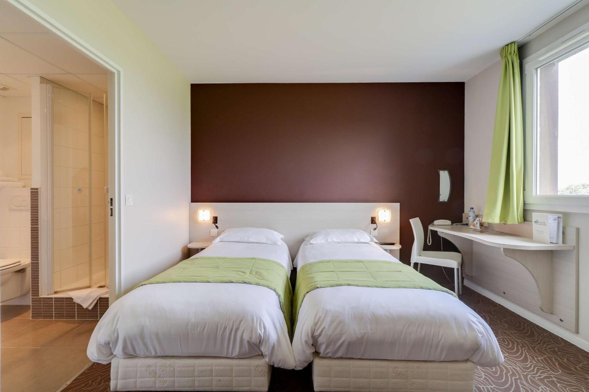 Brit Hotel Saint-Meen-Le-Grand En Broceliande Buitenkant foto