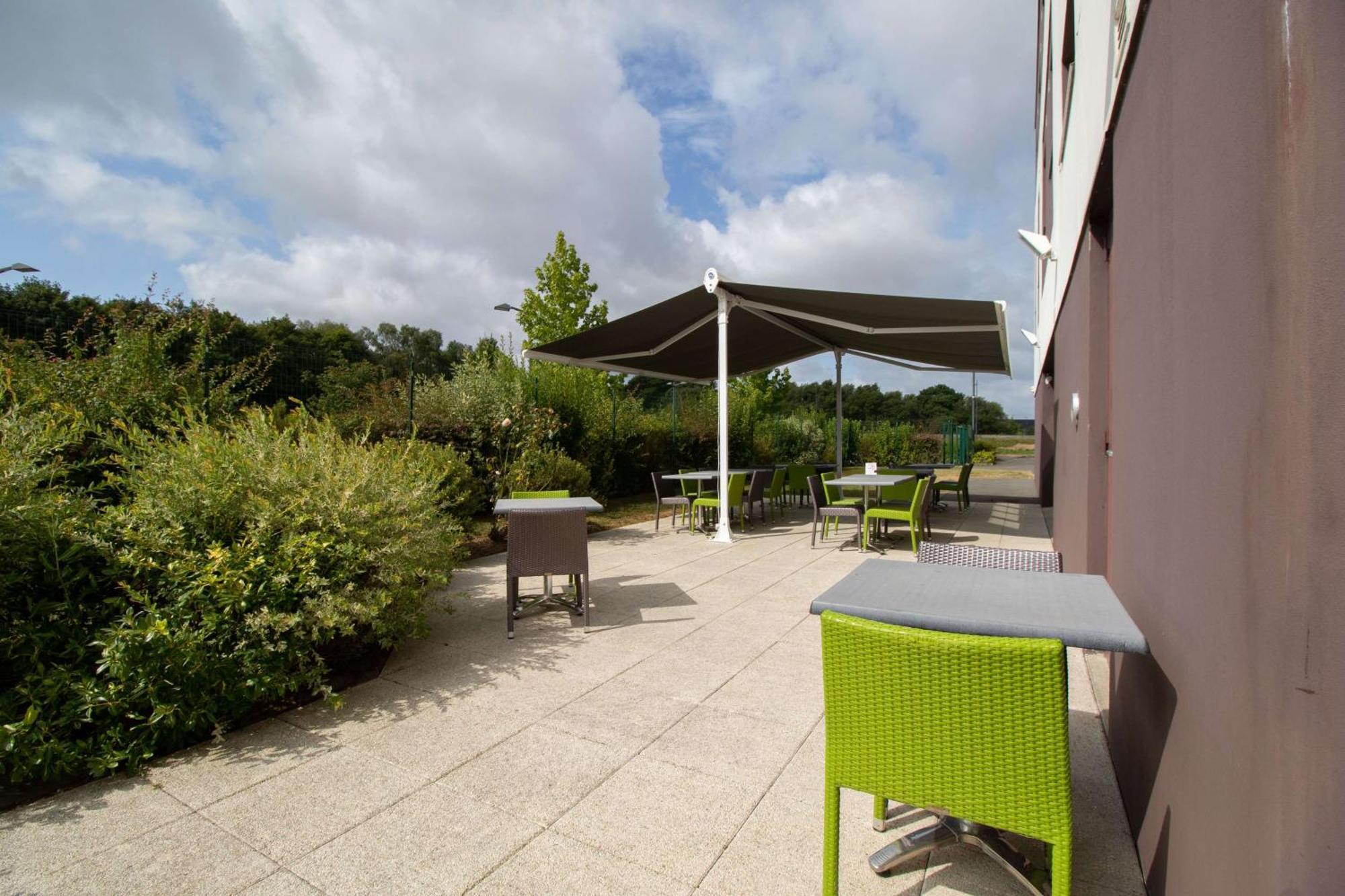 Brit Hotel Saint-Meen-Le-Grand En Broceliande Buitenkant foto