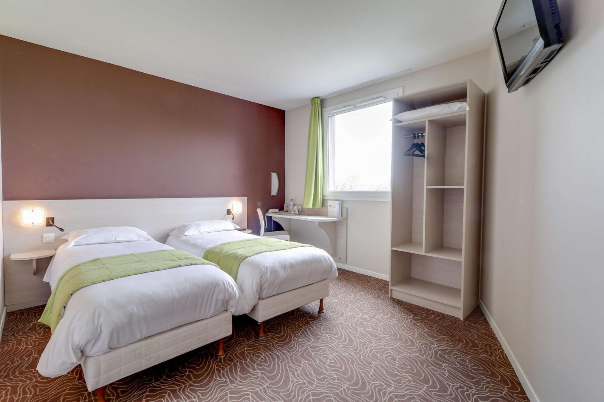 Brit Hotel Saint-Meen-Le-Grand En Broceliande Buitenkant foto