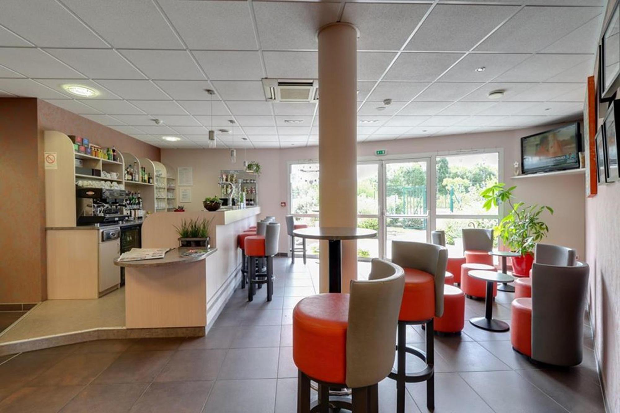 Brit Hotel Saint-Meen-Le-Grand En Broceliande Buitenkant foto
