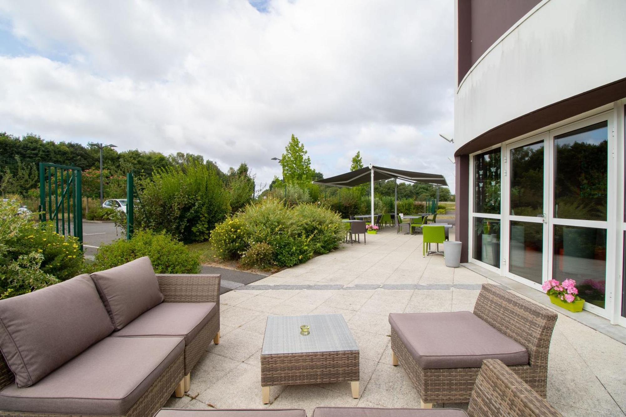 Brit Hotel Saint-Meen-Le-Grand En Broceliande Buitenkant foto