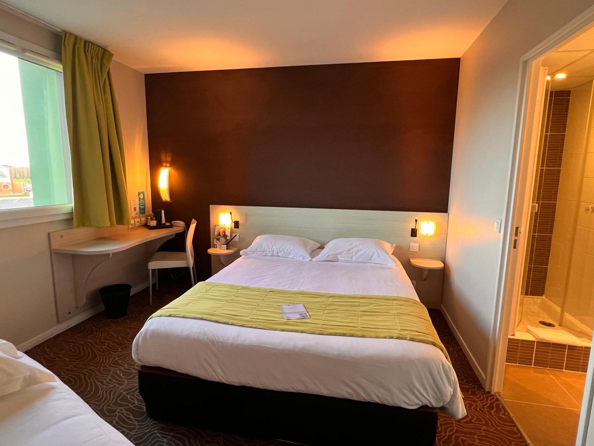 Brit Hotel Saint-Meen-Le-Grand En Broceliande Buitenkant foto