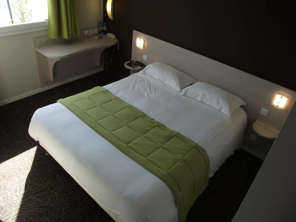 Brit Hotel Saint-Meen-Le-Grand En Broceliande Buitenkant foto