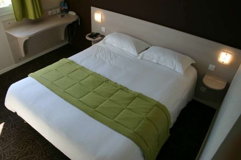 Brit Hotel Saint-Meen-Le-Grand En Broceliande Kamer foto